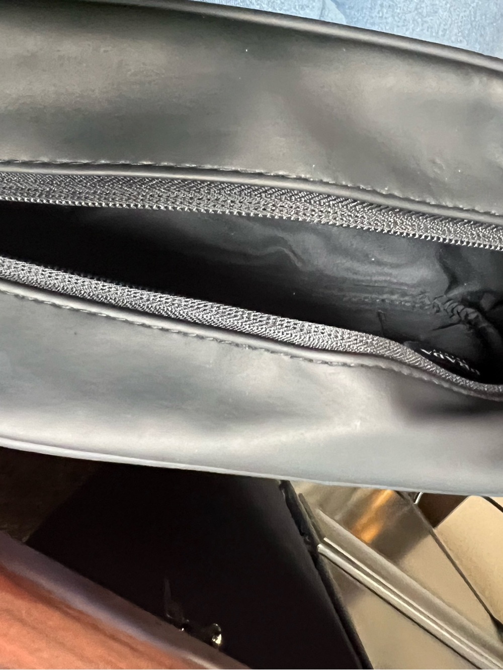Prada Ocean Luna Rossa Navy Toiletry Bag with Red Logo Stripe - Picture 14 of 15
